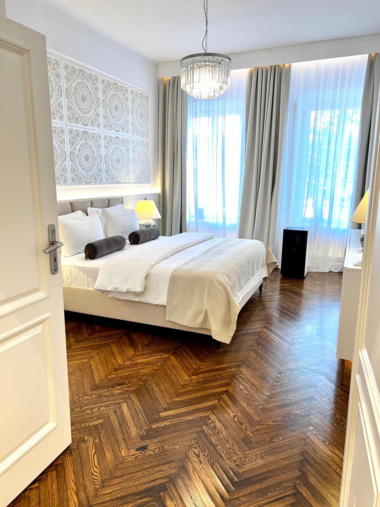 Mondrian Luxury Suites & Apartments Old Town Warszawa Exteriör bild