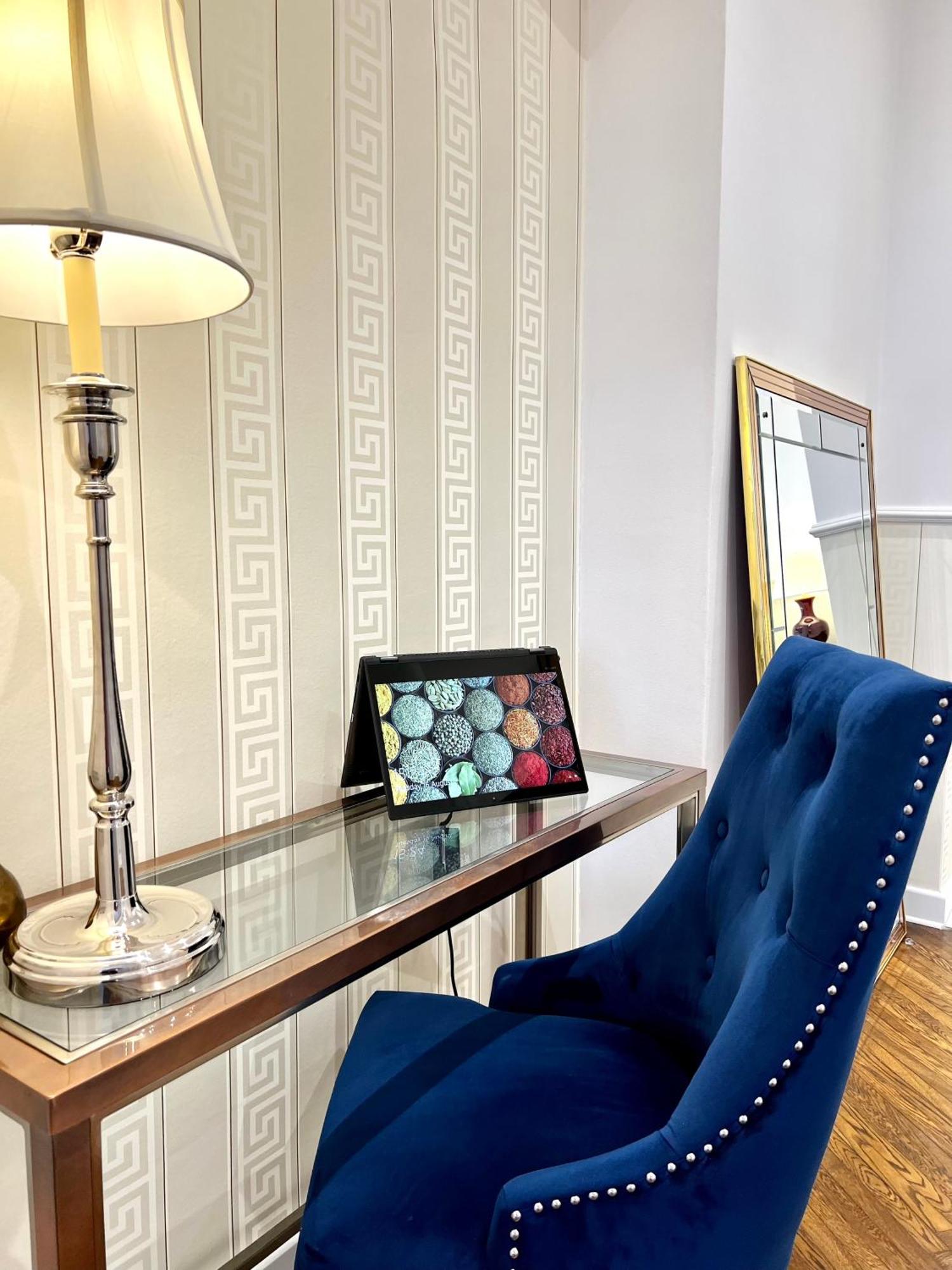 Mondrian Luxury Suites & Apartments Old Town Warszawa Rum bild