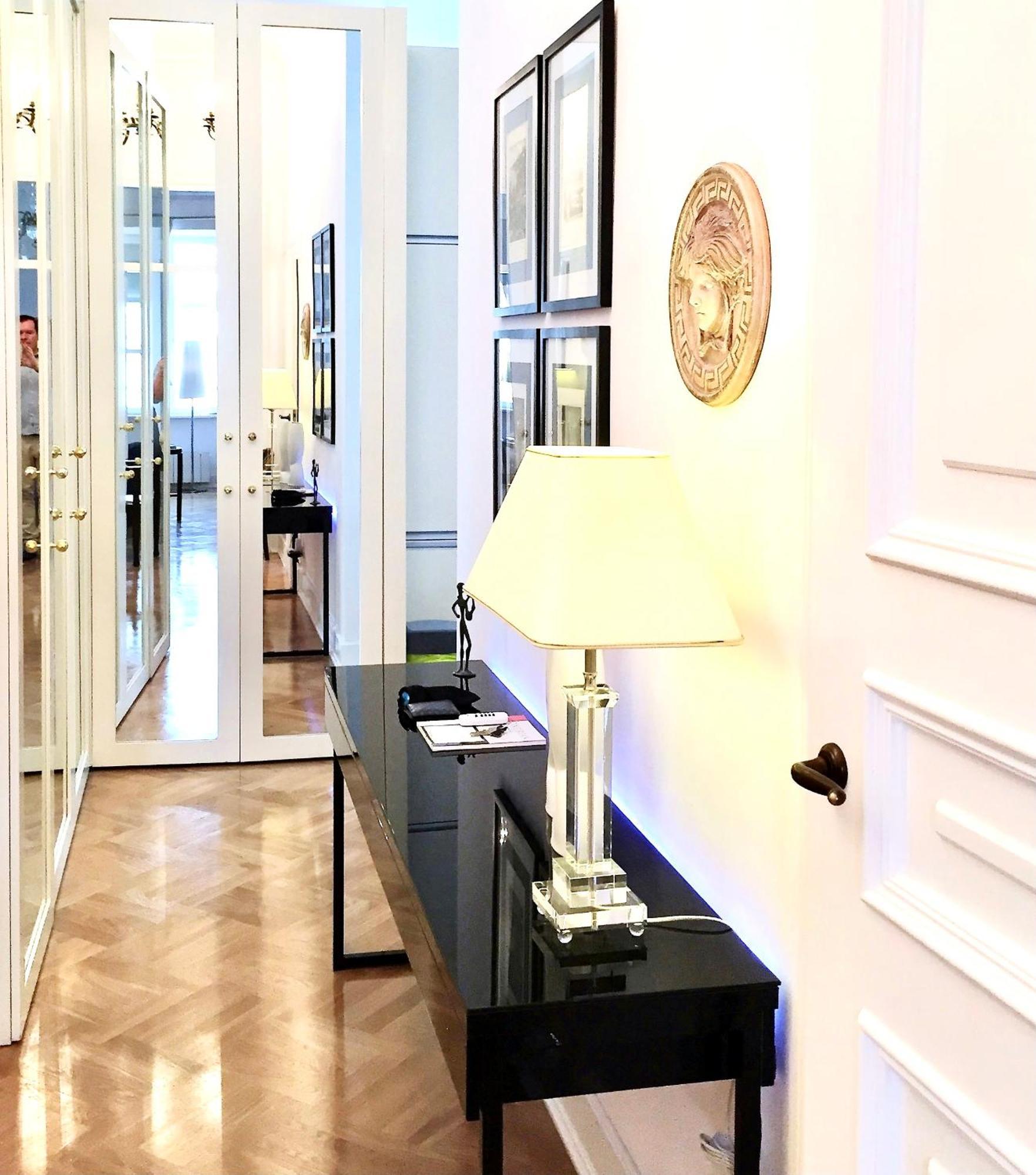 Mondrian Luxury Suites & Apartments Old Town Warszawa Rum bild