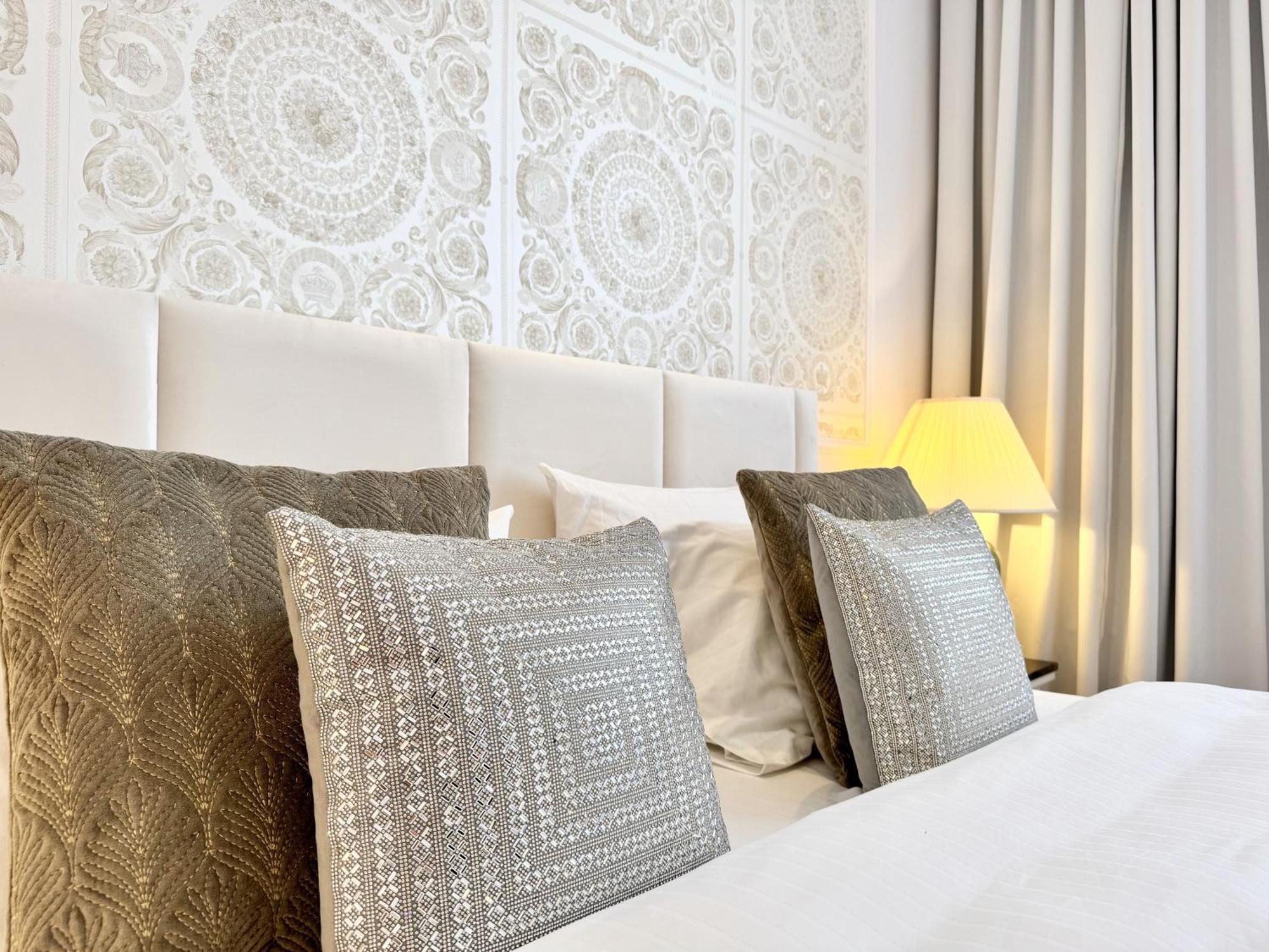Mondrian Luxury Suites & Apartments Old Town Warszawa Exteriör bild