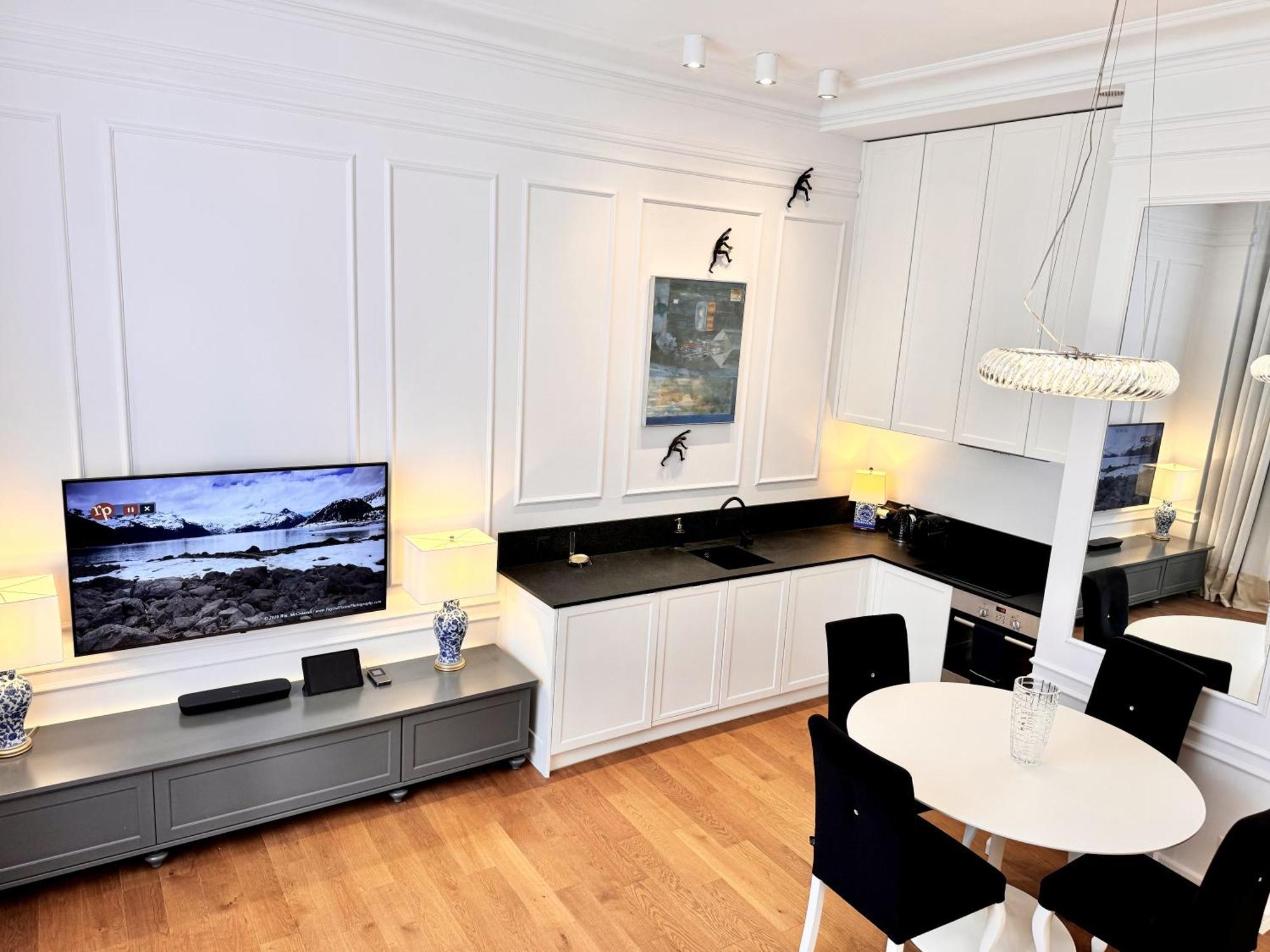 Mondrian Luxury Suites & Apartments Old Town Warszawa Rum bild